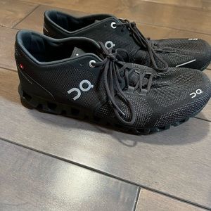 Women’s On Running Sneakers - barely worn!